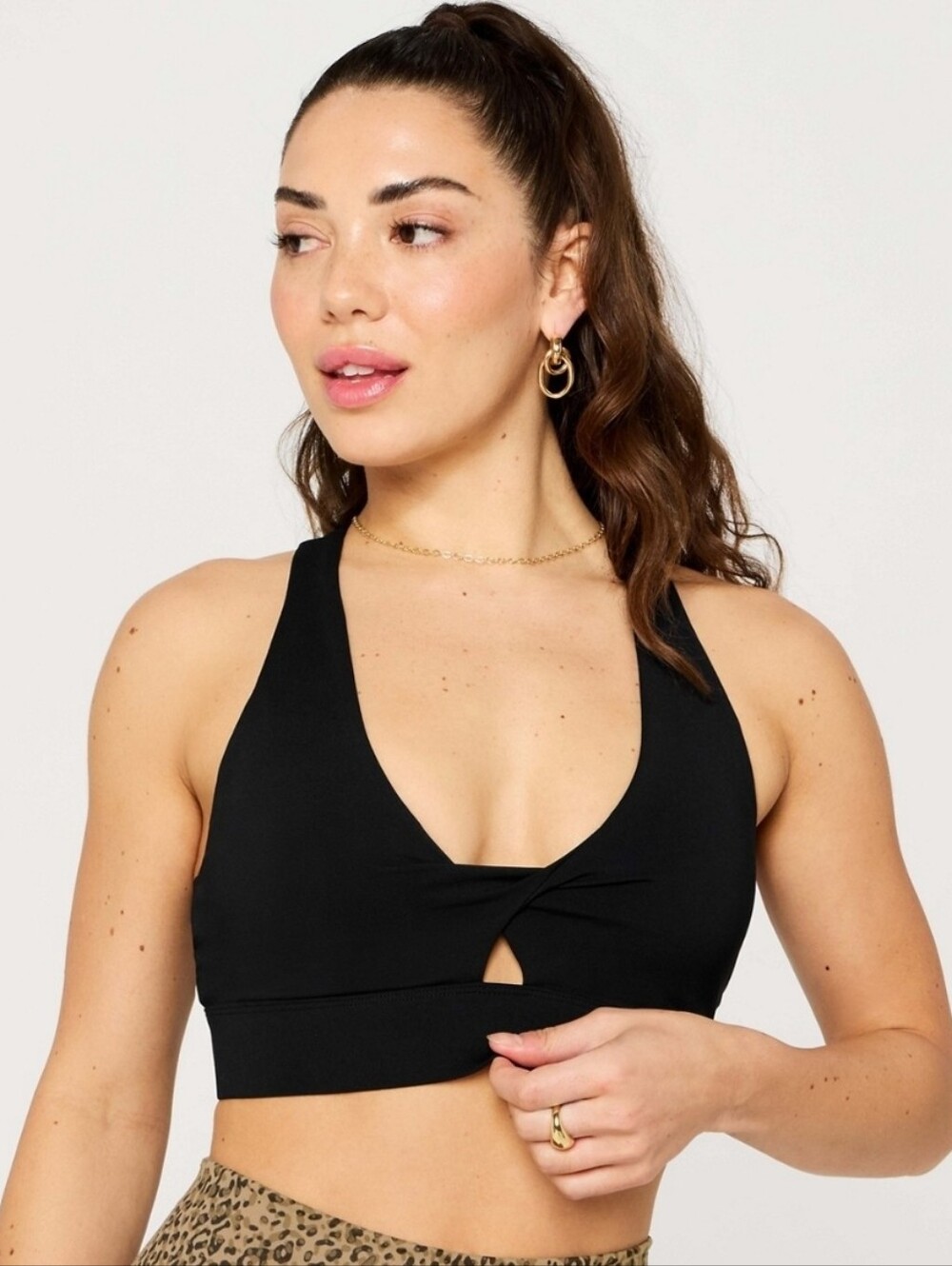 Fabletics Oasis Twist Black Twist-Front Sports Bra